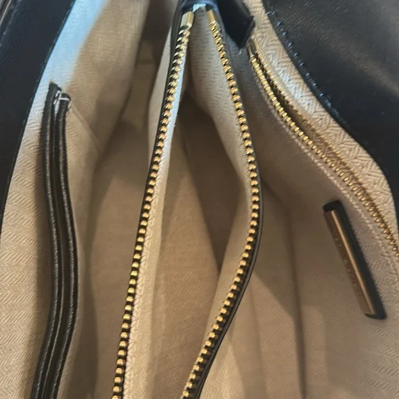 Tory Burch Kira Chevron Convertible Purse/ Bag - Picture 11 of 16